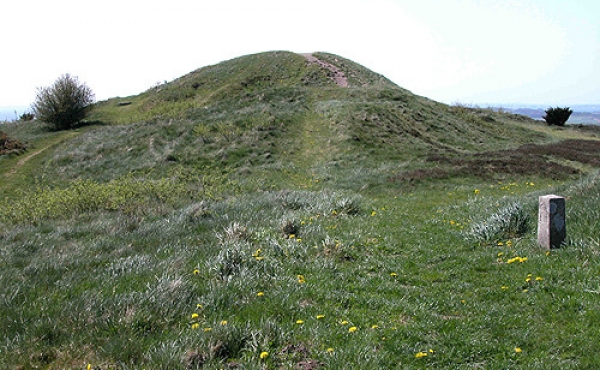 7: Bronzealdersgravhøjene repræsenterer en enorm arbejdsindsats.