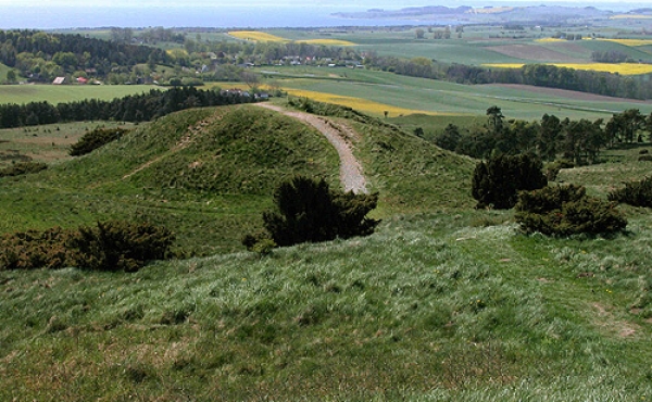 12: Udsigten over Knebel Vig vest for Trehøje.