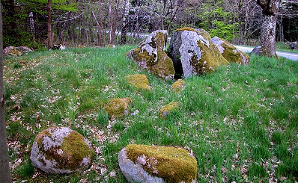Kammergang og gravkammer set fra sydøst.